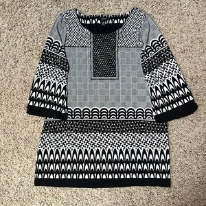 Top, Alfani, size XL, excellent condition. Pet and smoke free home.